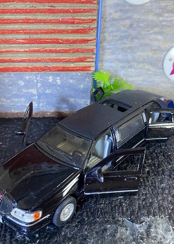 Kara Renkli Oyuncak Araba - Görsel 4