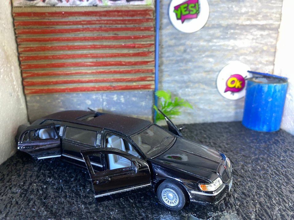 Kara Renkli Oyuncak Araba - Görsel 3