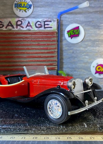 Klasik Kırmızı Oyuncak Araba - Görsel 8