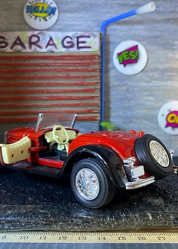 Klasik Kırmızı Oyuncak Araba - Görsel 7