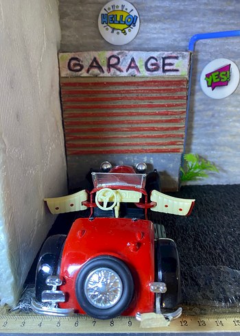 Klasik Kırmızı Oyuncak Araba - Görsel 3