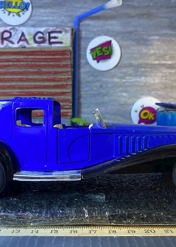 Mavi oyuncak klasik araba modeli - Görsel 2