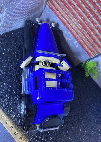 Mavi oyuncak klasik araba modeli - Görsel 4