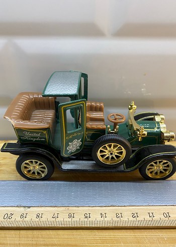 Renkli Retro Oyuncak Arabalar Seti - Görsel 3