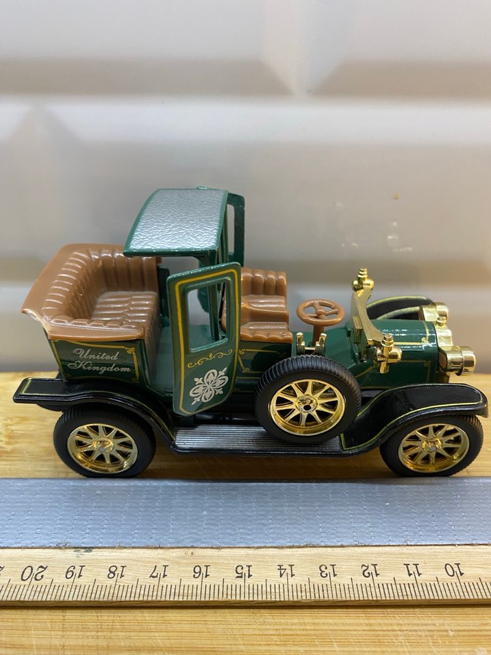 Renkli Retro Oyuncak Arabalar Seti - Görsel 3