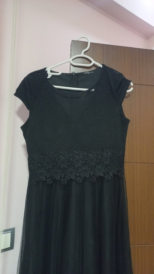 Uzun Siyah Drapeli V Yaka Abiye Elbise - Görsel 4