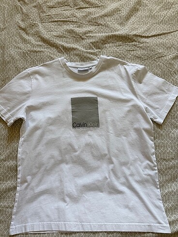 Calvin Klein Tshirt S beden