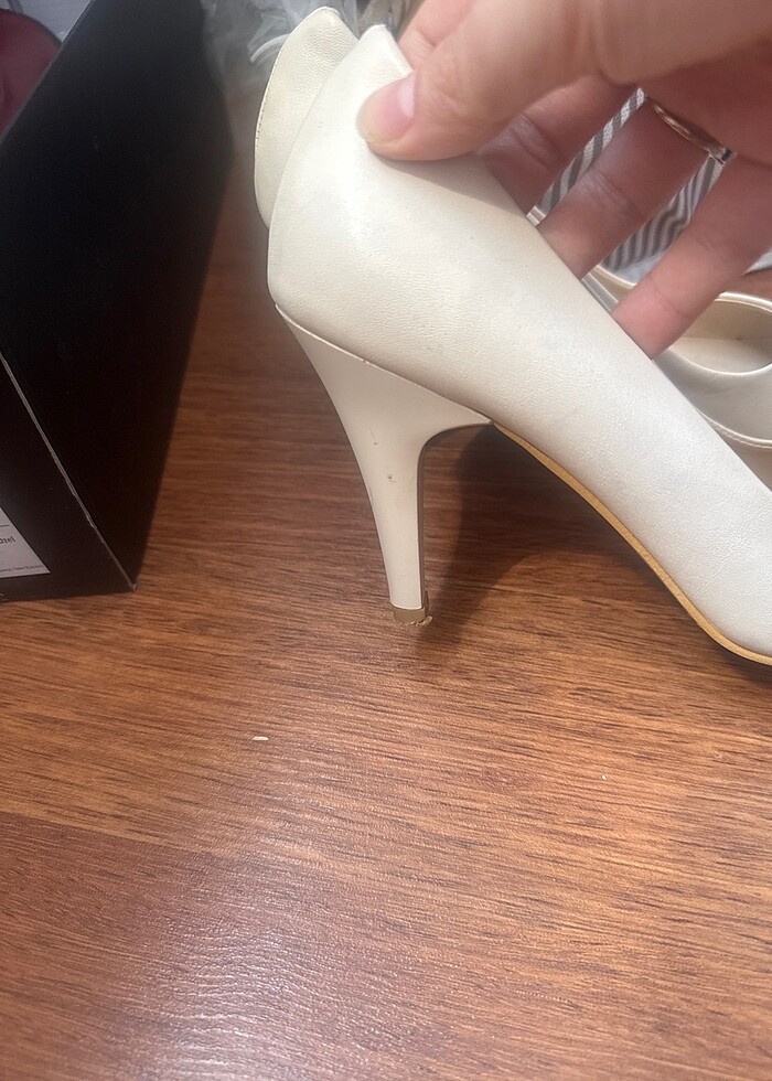 Krem rengi topuklu ayakkabı - Görsel 4