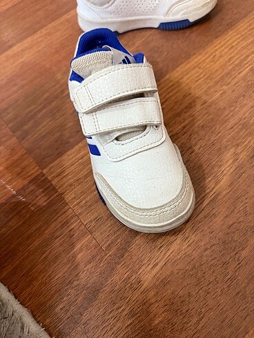 23 Beden Adidas çocuk ayakkabısı