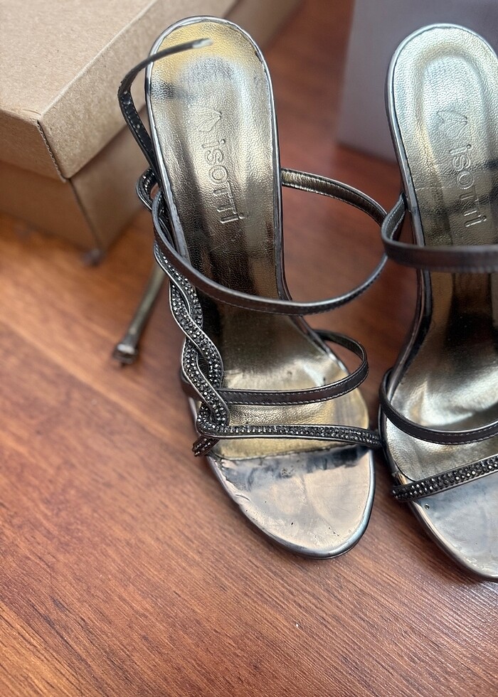 Topuklu ayakkabı - Görsel 4