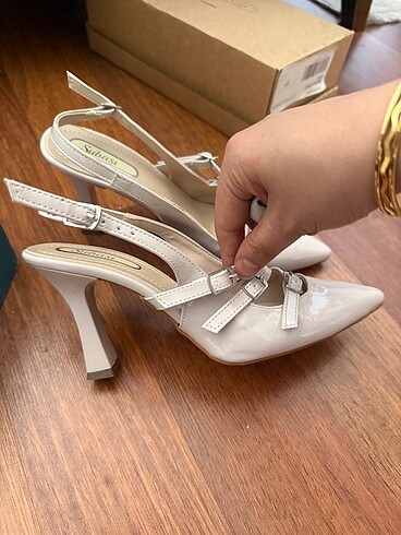 37 Beden Stiletto
