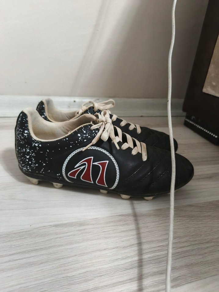 Siyah Bağcıklı Erkek Futbol Ayakkabısı - Görsel 2