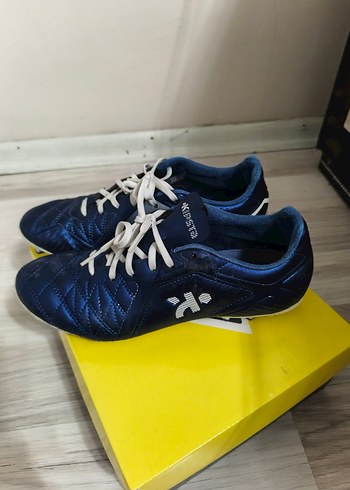 38 Beden Mavi Erkek Futbol Ayakkabısı Velcro Detaylı