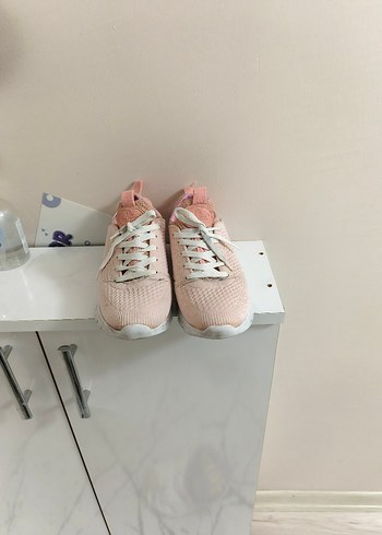 Pembe Bağcıklı Kadın Spor Ayakkabı