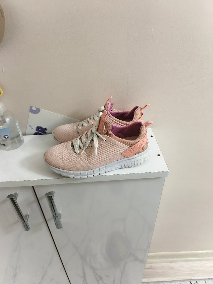 Pembe Bağcıklı Kadın Spor Ayakkabı - Görsel 2