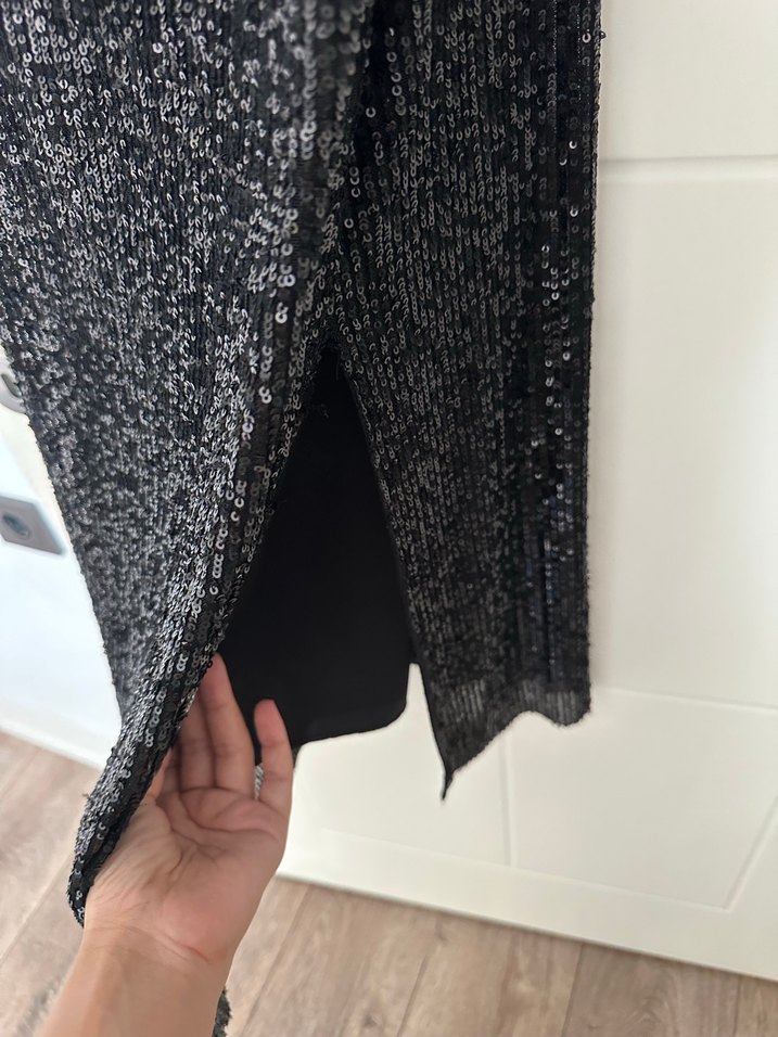 Siyah Drapeli Uzun İnce Askılı Abiye Elbise - Görsel 4