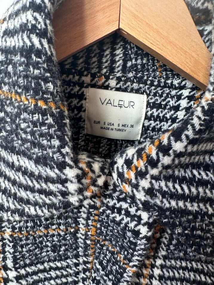 Gri Ekose Desenli Düğmeli Kadın Kısa Ceket - Görsel 4