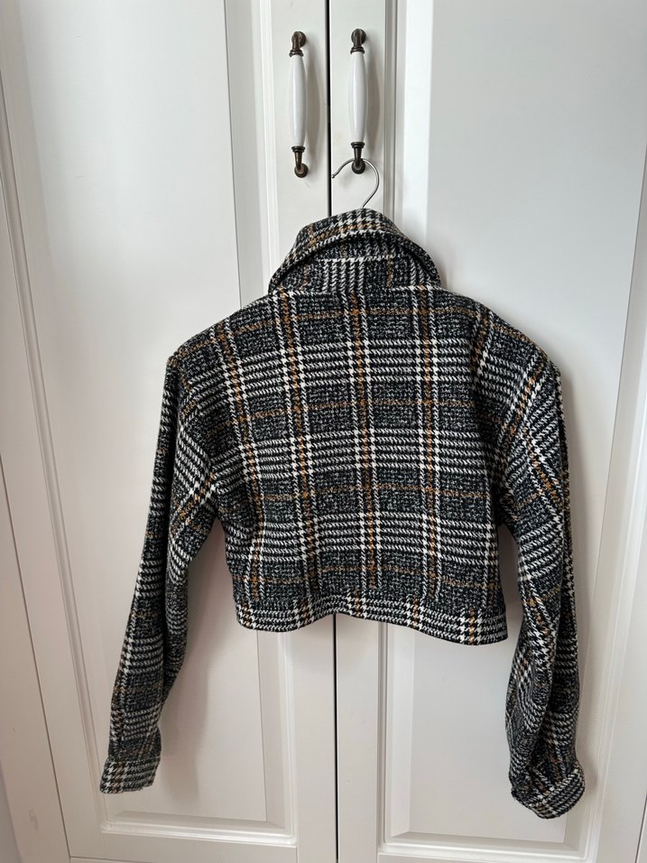 Gri Ekose Desenli Düğmeli Kadın Kısa Ceket - Görsel 3