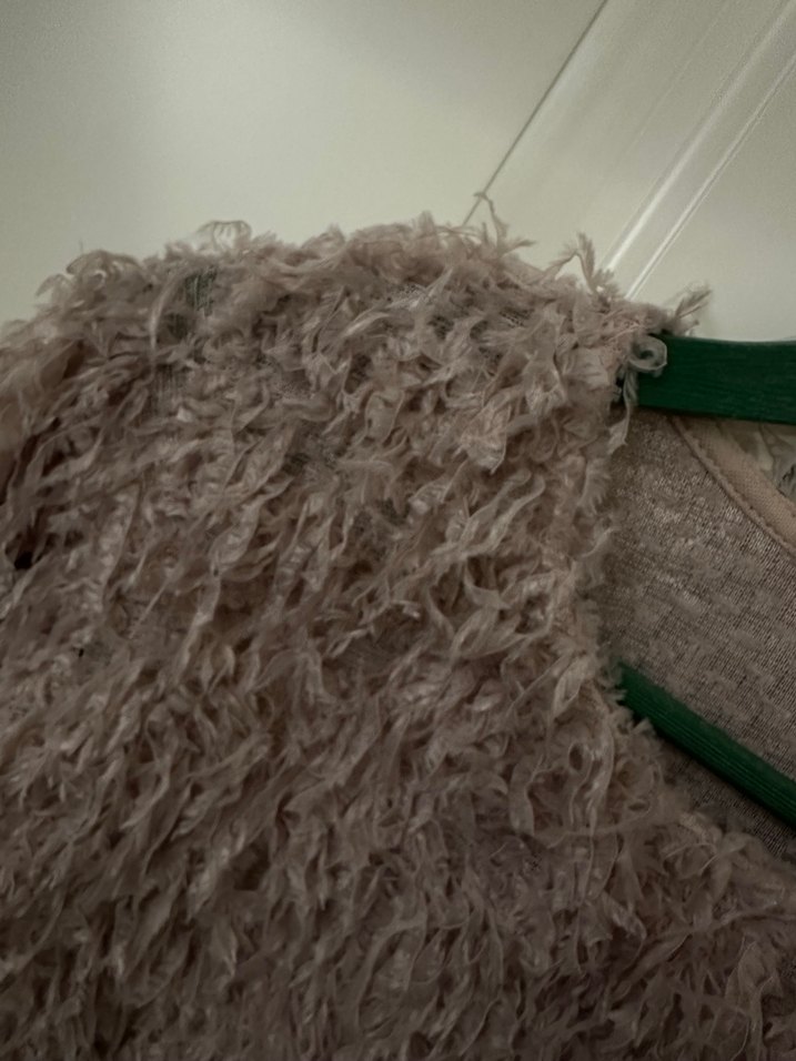 Tüylü Detaylı Bej Kadın Kazak - Görsel 3