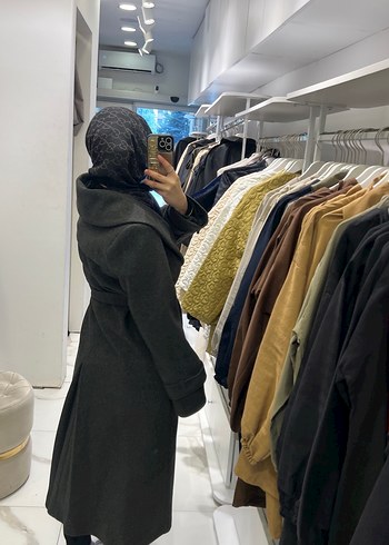 universal Beden Uzun Gri Kemerli Kadın Kaban