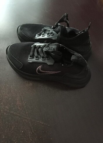 Nike Acil Satılık Spor Ayakkabı