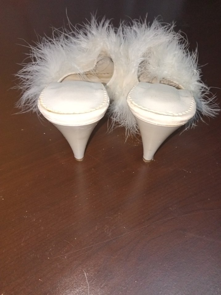 Tüylü Beyaz Stiletto Topuklu Kadın Terlik - Görsel 3
