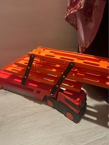 Hot wheels tır