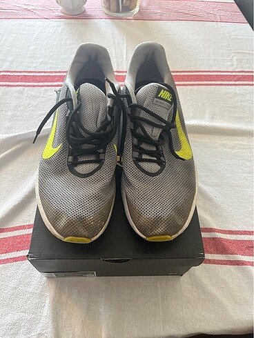 Nike koşu ayakkabısı