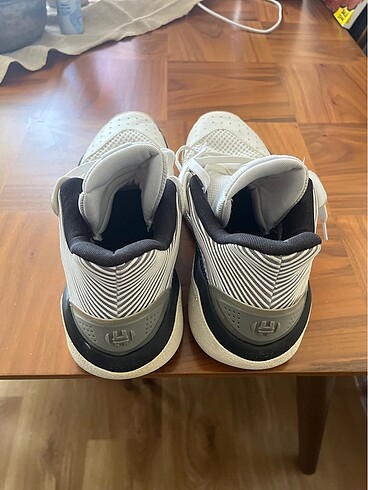 tek ebat Beden Adidas basketbol ayakkabısı