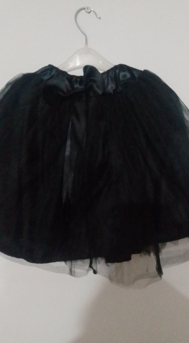 Kız çocuk siyah tütülü etek sadece bir kere kullanilmistir - Görsel 2