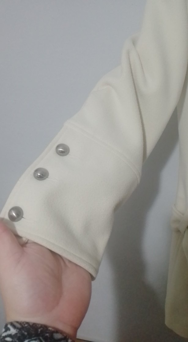 Düğmeli krem kaşe Kadın Kaban - Görsel 3