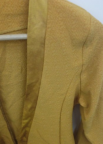 Düğmeli Sarı Midi Ceketi - Görsel 3