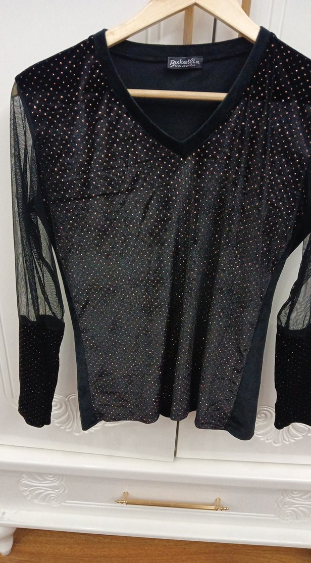 Siyah Parlak Uzun Kollu V Yaka Bluz kadife - Görsel 2