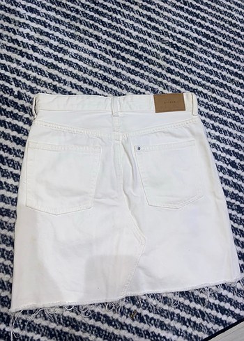 H&M Düğmeli Beyaz Mini Kot Etek