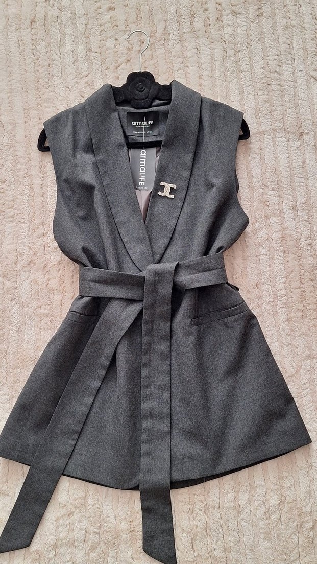 Gri Kemerli Kolsuz  Yelek Takımı - Görsel 3