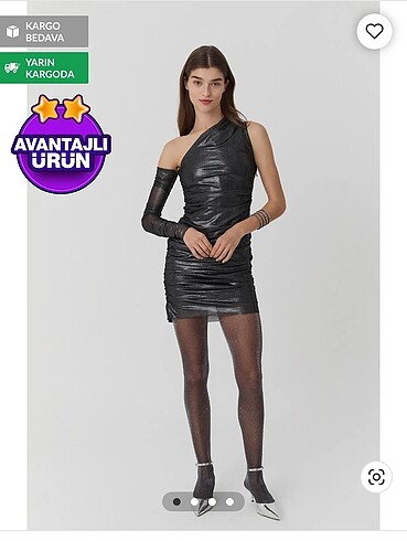 Siyah parlak omuz açık elbise