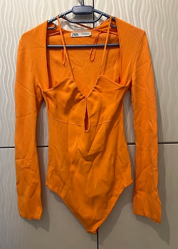 Turuncu Deri V Yaka Crop Top - Görsel 2