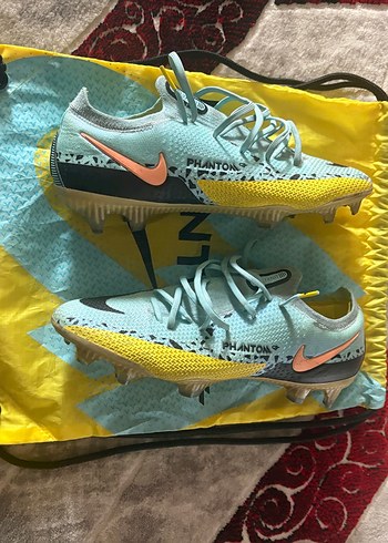 Nike Phantom Yesil Civili Futbol Ayakkabisi