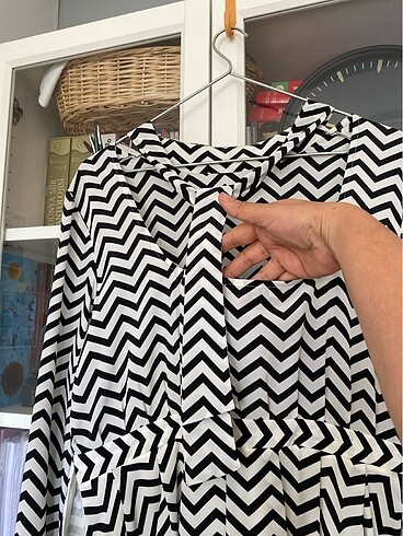 40 Beden Herry Siyah Beyaz Zigzag Desenli Elbise-40 Beden