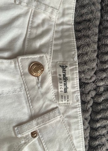 32 Beden beyaz Renk Stradivarius Şort beyaz mini
