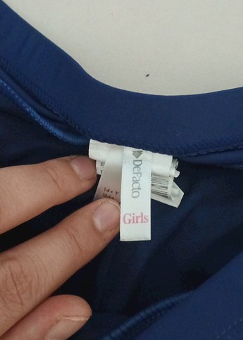 Renkli Çiçek Desenli Kız Bikini Takımı içinde pet vardır - Görsel 5