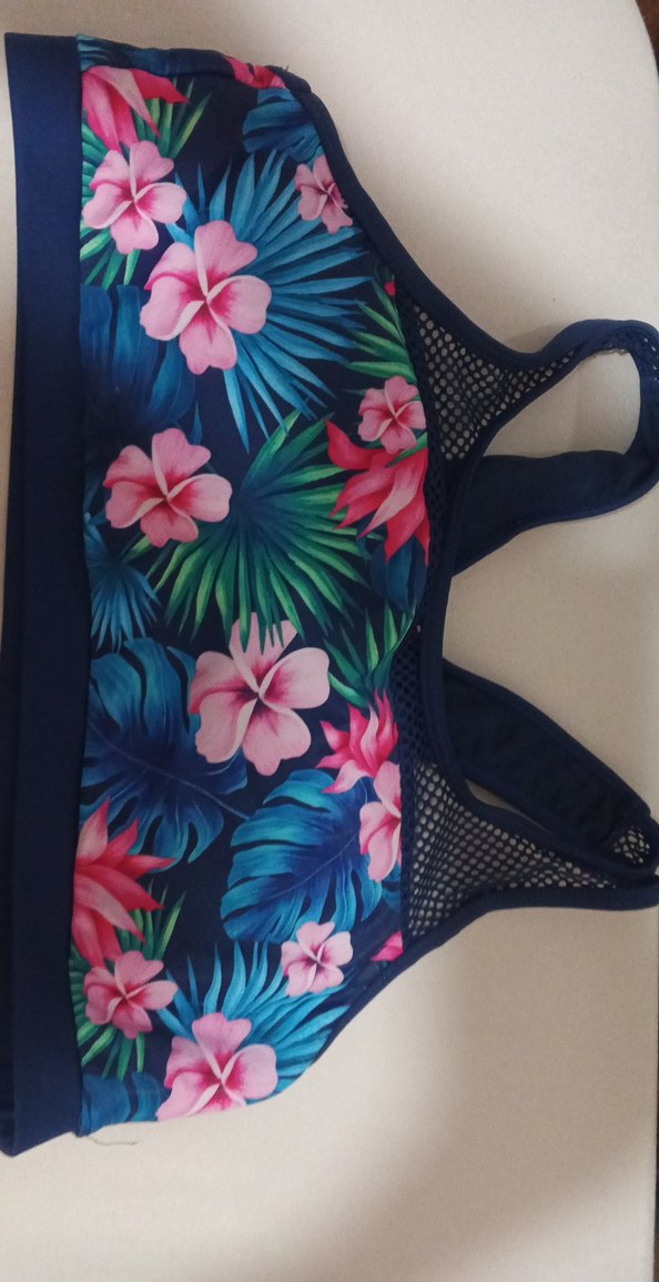 Renkli Çiçek Desenli Kız Bikini Takımı içinde pet vardır - Görsel 3