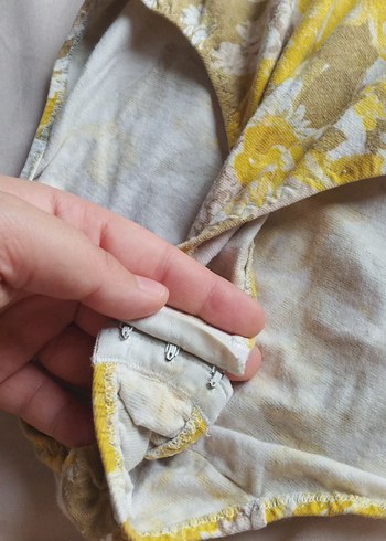 Sarı Batik Desenli Kolsuz mayo - Görsel 3