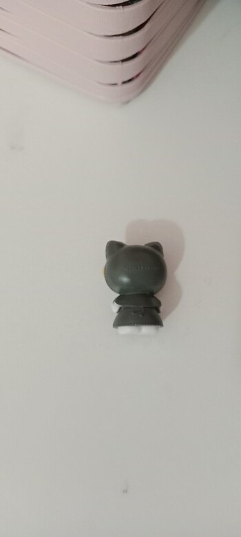  Hello kitty figure