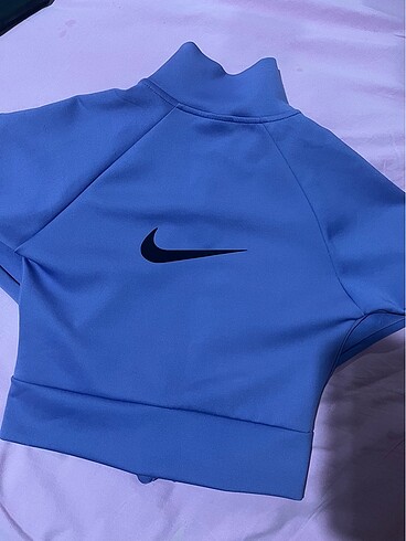 m Beden NIKE CROP HIRKA