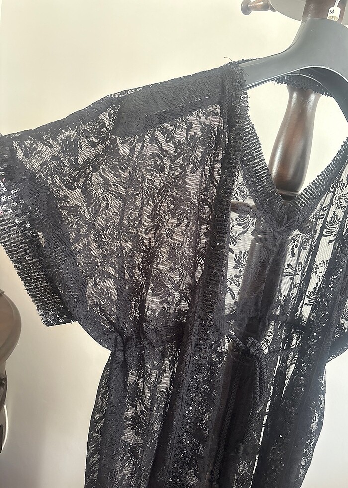 Payet biyeli siyah dantel şık pareo - Görsel 3