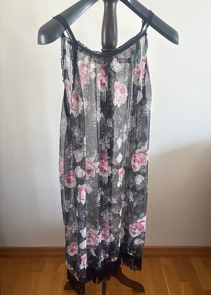 Çiçekli tül pareoyu beyeneceksiniz - Görsel 2