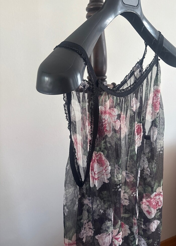 Çiçekli tül pareoyu beyeneceksiniz - Görsel 3