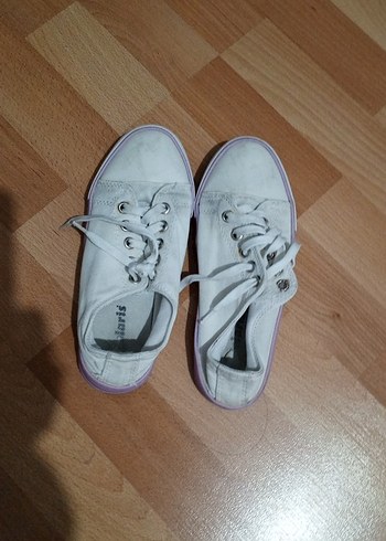Beyaz-mor 34 numara Polaris marka converse