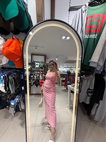 yırtmaçlı zara elbise